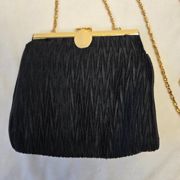 Vintage La Regale LTD Black Crinkled Satin Evening Bag with Gold Chain - Picture 3 of 7